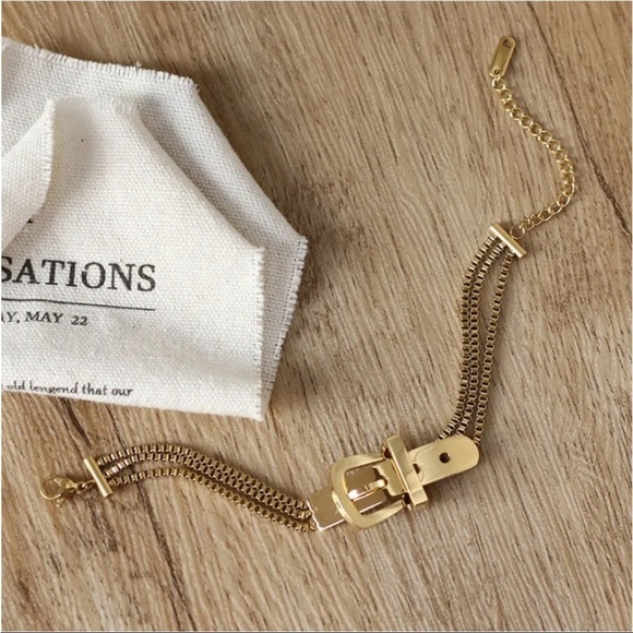 ✨NEW Gold Buckle Triple Chain Bracelet - Picture 6 of 10